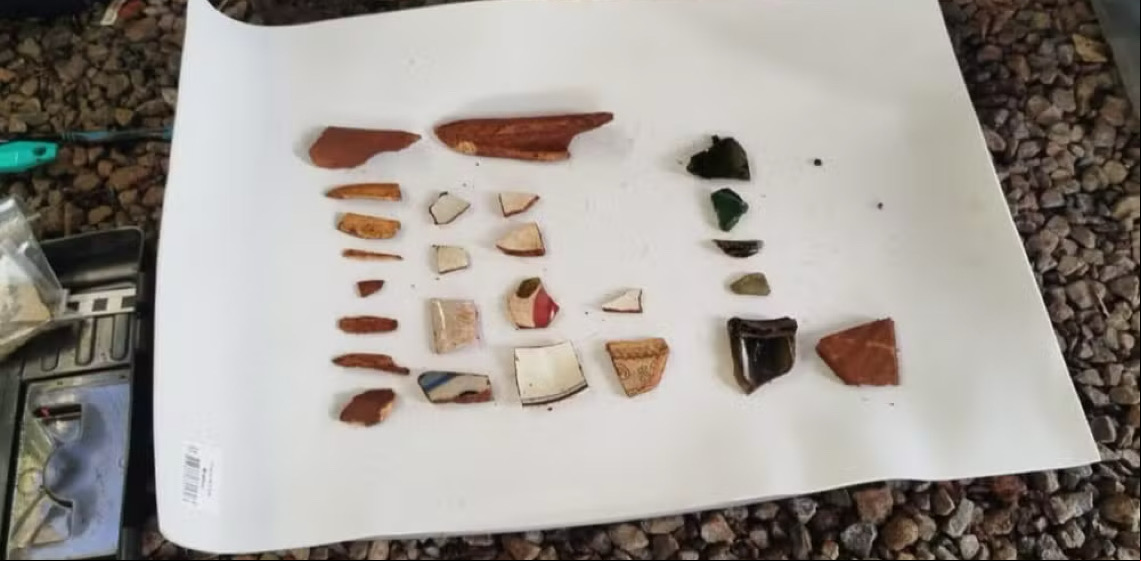 Arqueólogos identificam vestígios de ossos humanos em cemitério de escravizados na BA