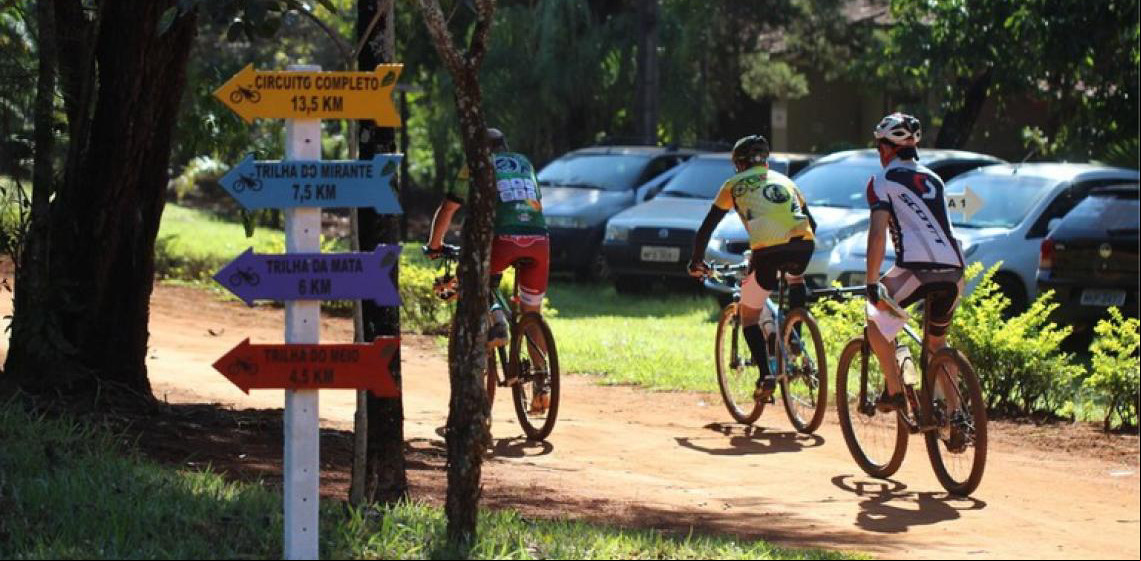 Conheça as belezas do Brasil pedalando. A bicicleta é aliada de viajantes
