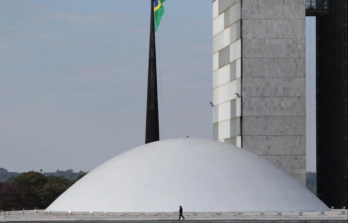 Negociação de chapa para Senado pode opor Michelle a Bolsonaro no DF